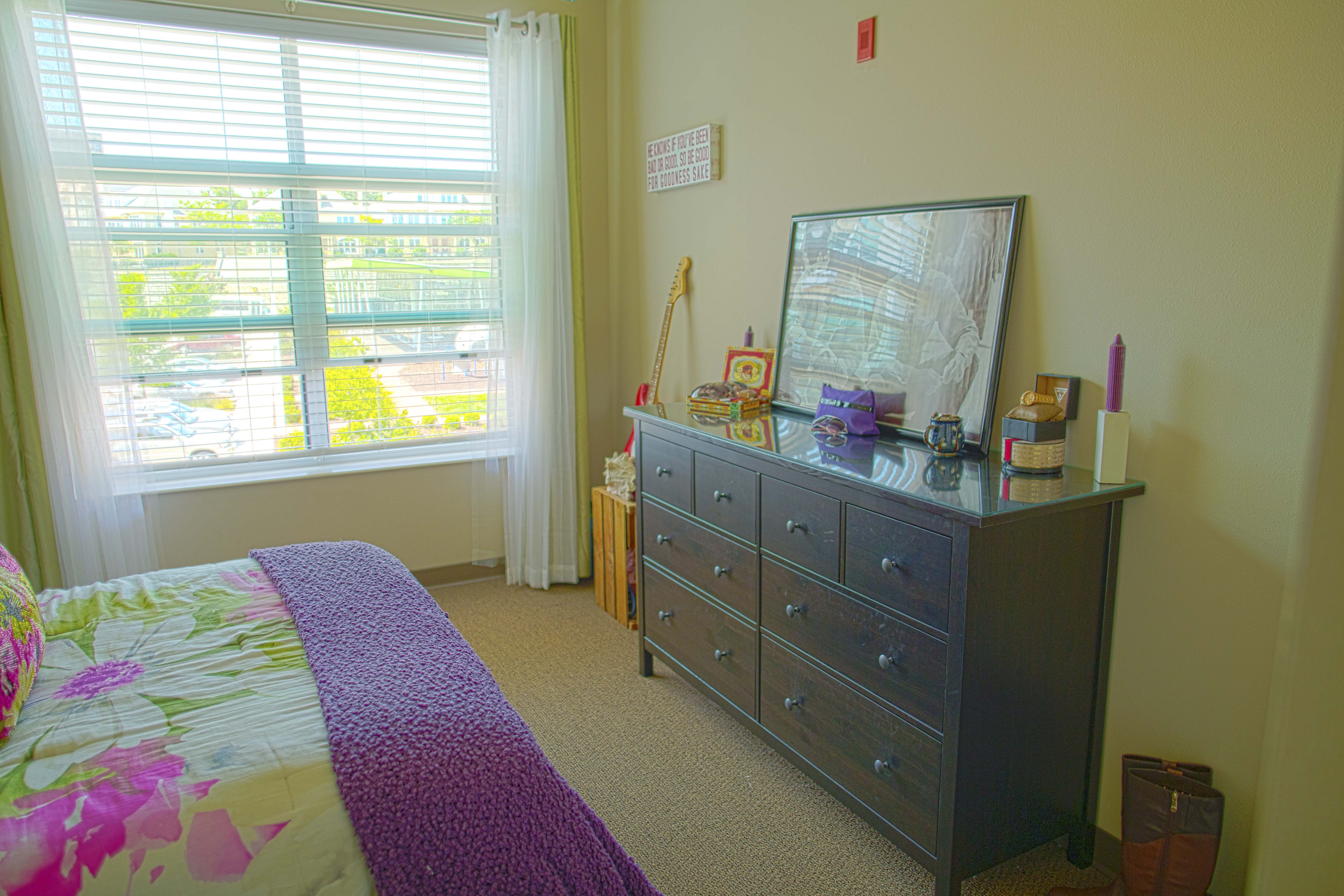 413APT Bedroom1.jpg
